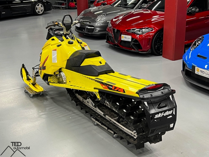*VENUT* *VENDIDO* *VENDUE* *SOLD* Ski-Doo Summit 800R AMB REMOLC *VENUT* *VENDIDO* *VENDUE* *SOLD*