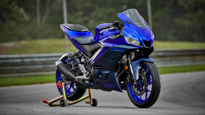 YAMAHA R3 