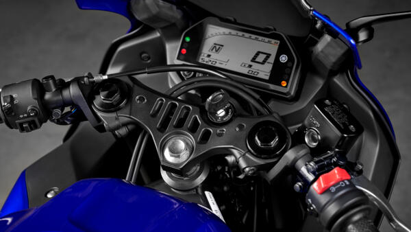 YAMAHA R3 