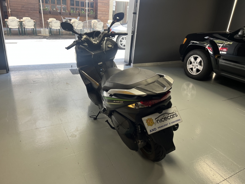 Venuda Kawasaki J125