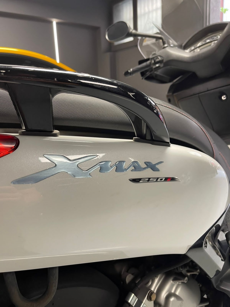Venuda YAMAHA X-MAX 250