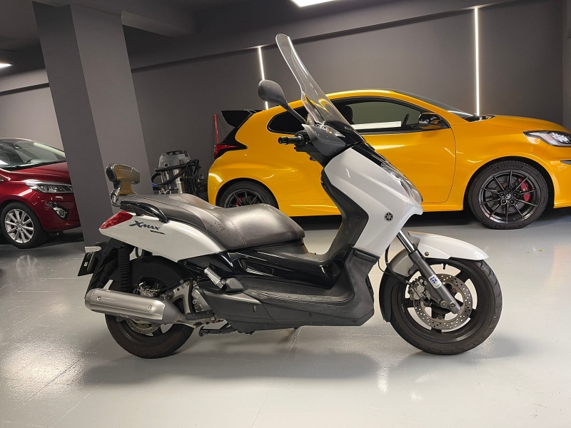 Venuda YAMAHA X-MAX 250