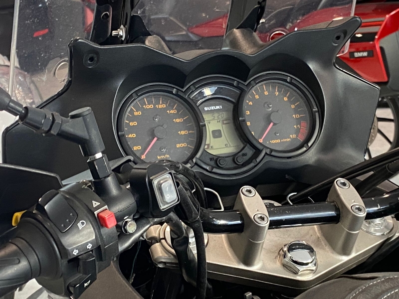 SUZUKI V-STROM DL 650
