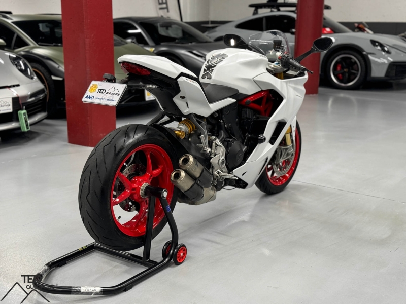 Ducati Supersport 950S Akrapovic *VENUT SOLD VENDUE*