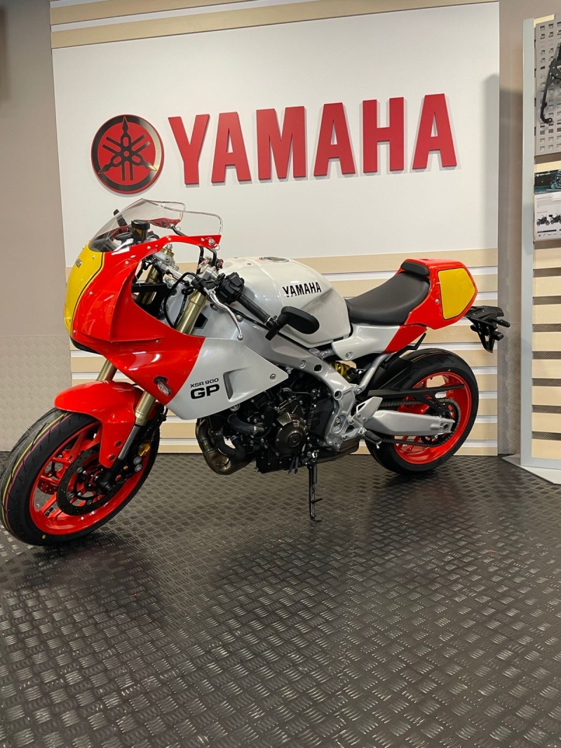 YAMAHA XSR900 GP