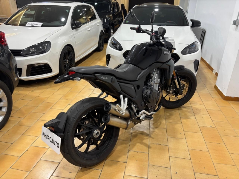 MACBOR EIGHT MILE 500 STREET