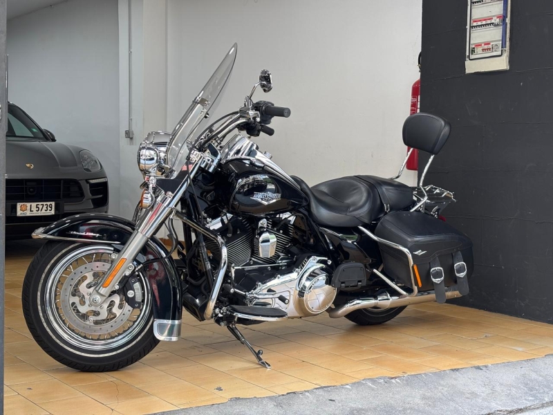 HARLEY-DAVIDSON ROAD KING CLASSIC 103