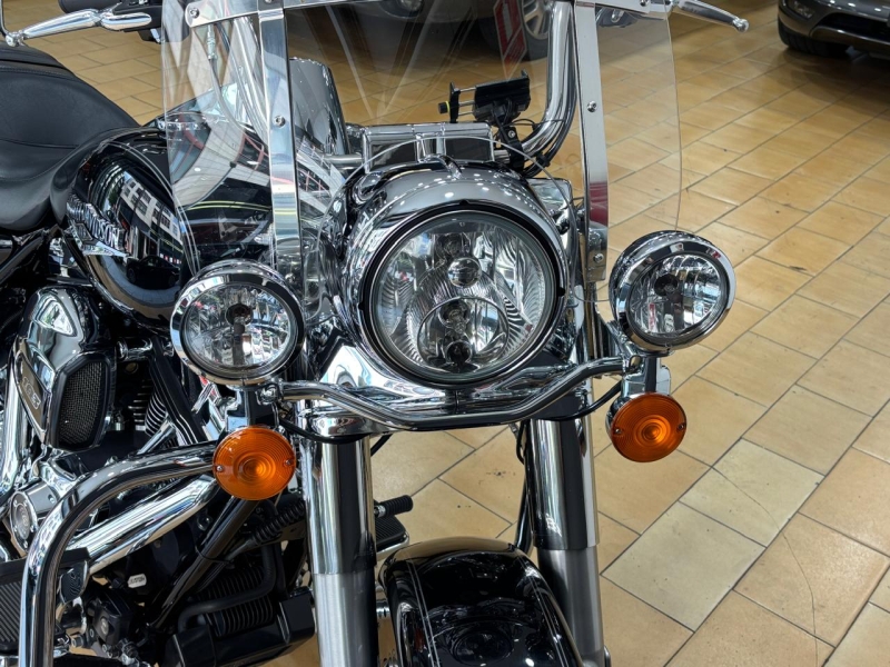 HARLEY-DAVIDSON ROAD KING CLASSIC 103