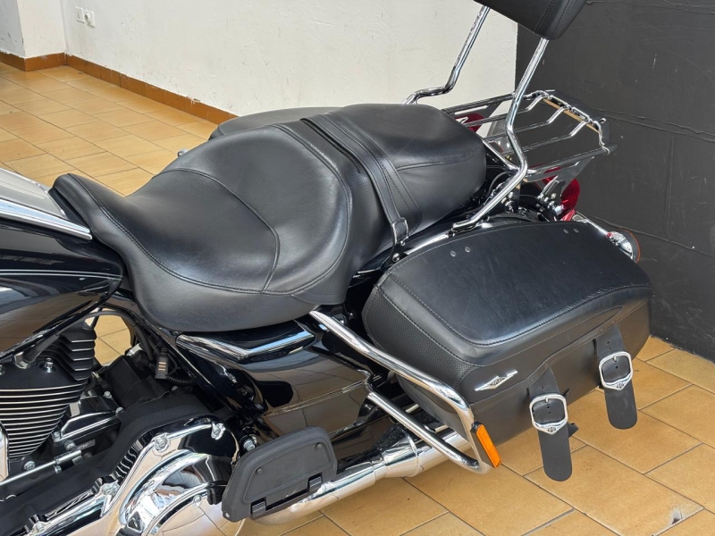 HARLEY-DAVIDSON ROAD KING CLASSIC 103