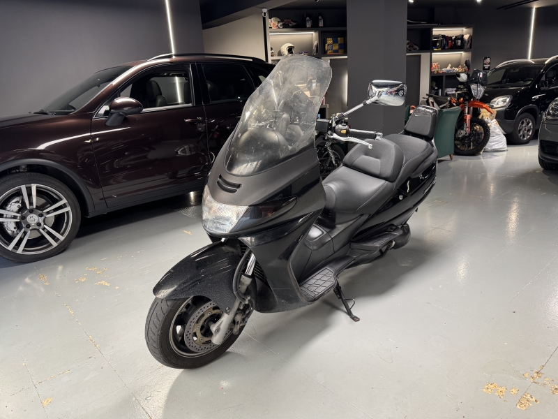 Suzuki Burgman AN 400