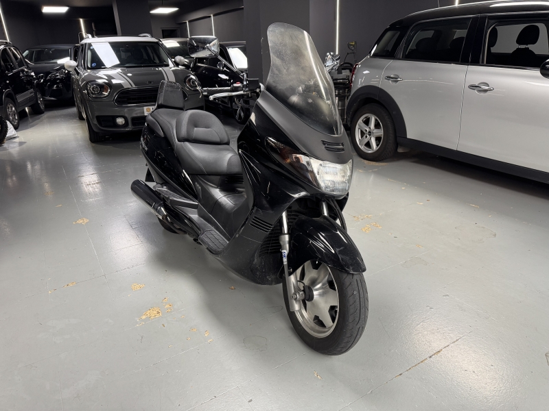 Suzuki Burgman AN 400