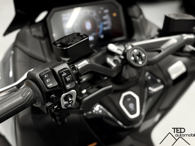 Yamaha Tmax Tech Max 560 *VENUT* *VENDUE* *SOLD*