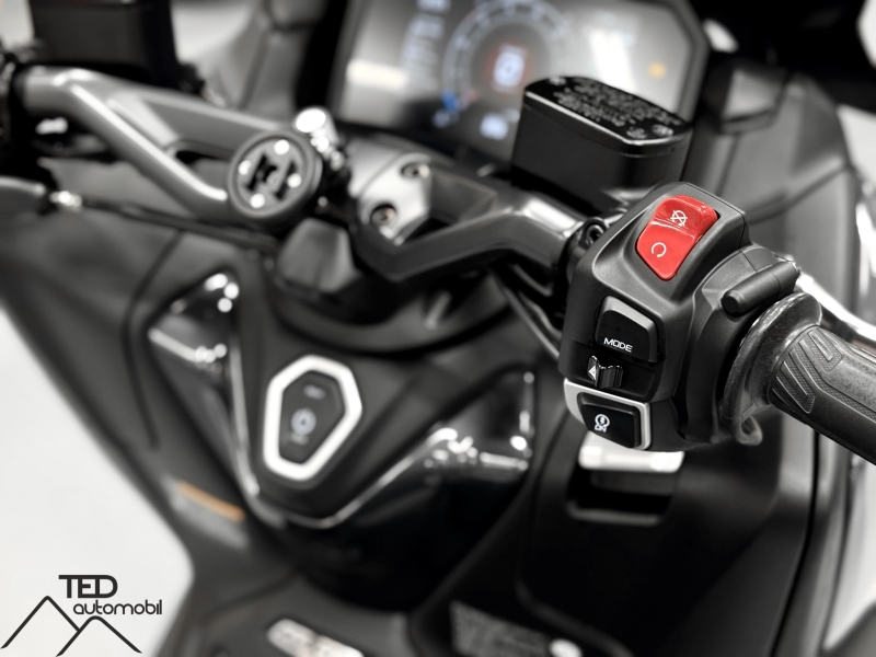 Yamaha Tmax Tech Max 560 *VENUT* *VENDUE* *SOLD*