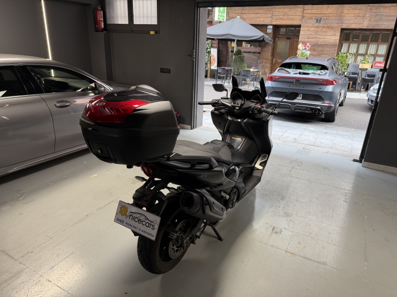 Yamaha T-Max 560
