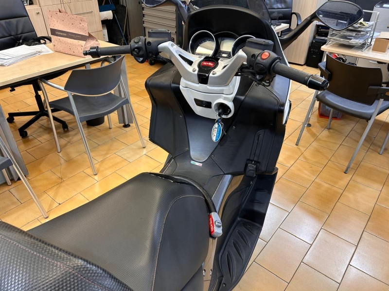 APRILIA SRV 850
