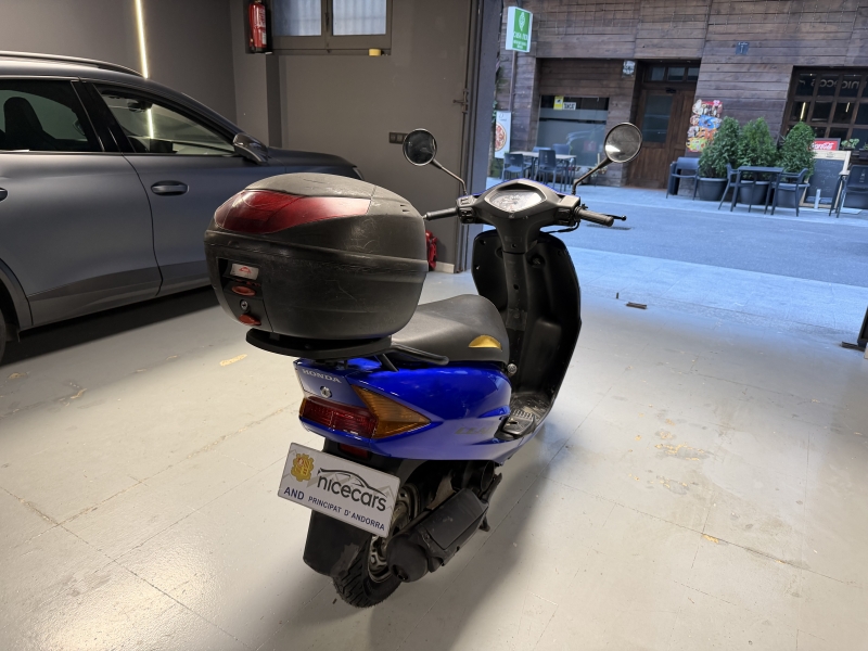 Honda SCV 100 Lead