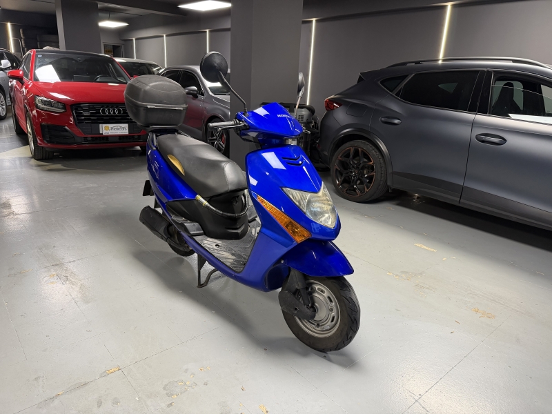 Honda SCV 100 Lead