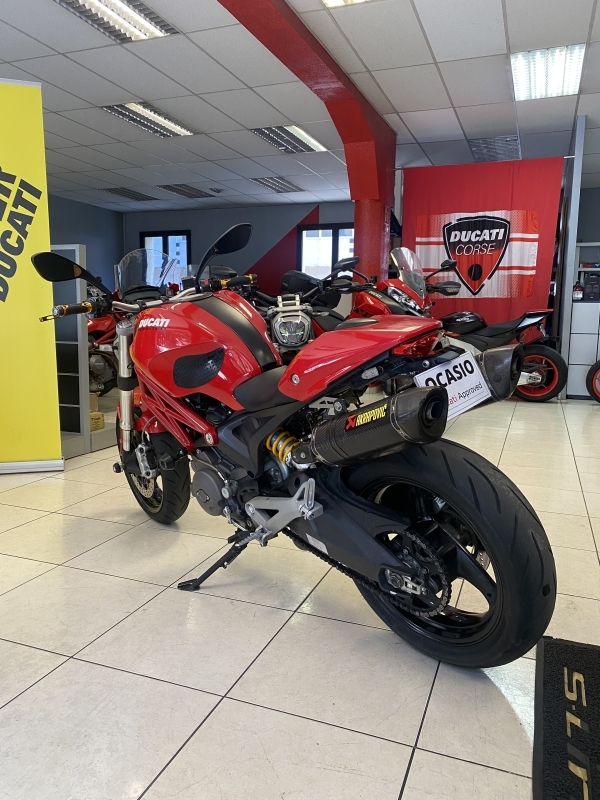 Ducati Monster 696 