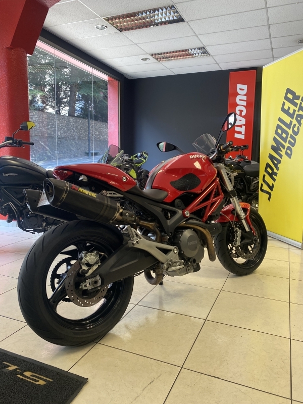 Ducati Monster 696 