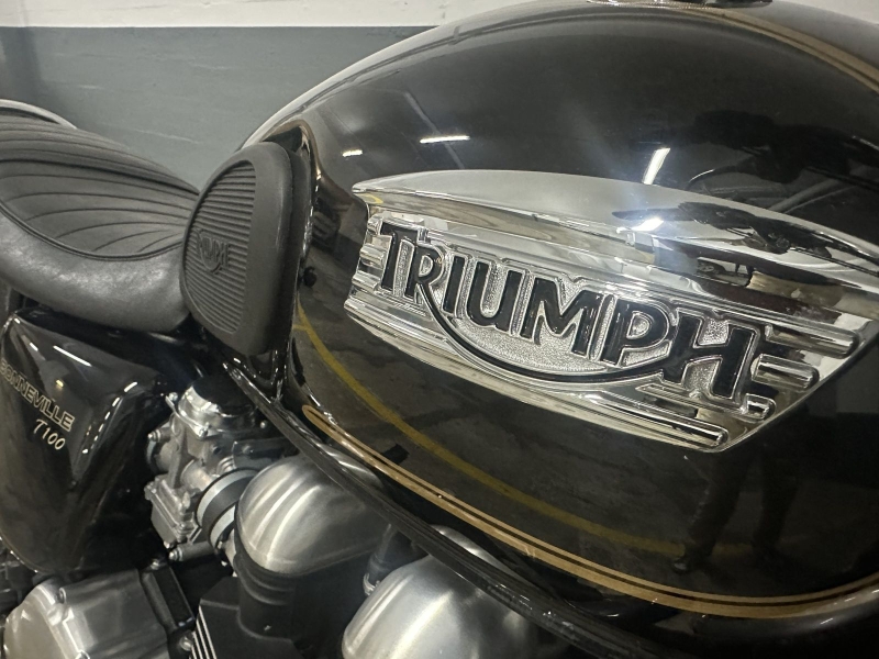 Triumph Bonneville T100 