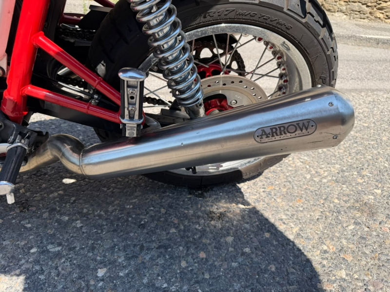TRIUMPH THRUXTON 900