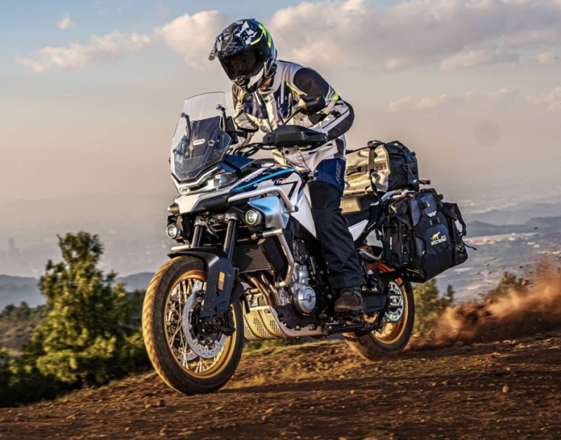 CFMOTO 800MT EXPLORE