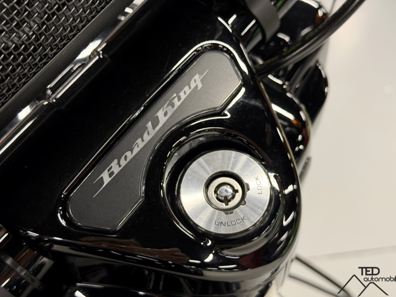 *VENUT* *VENDIDO* *VENDUE* *SOLD* Harley-Davidson Road King Special