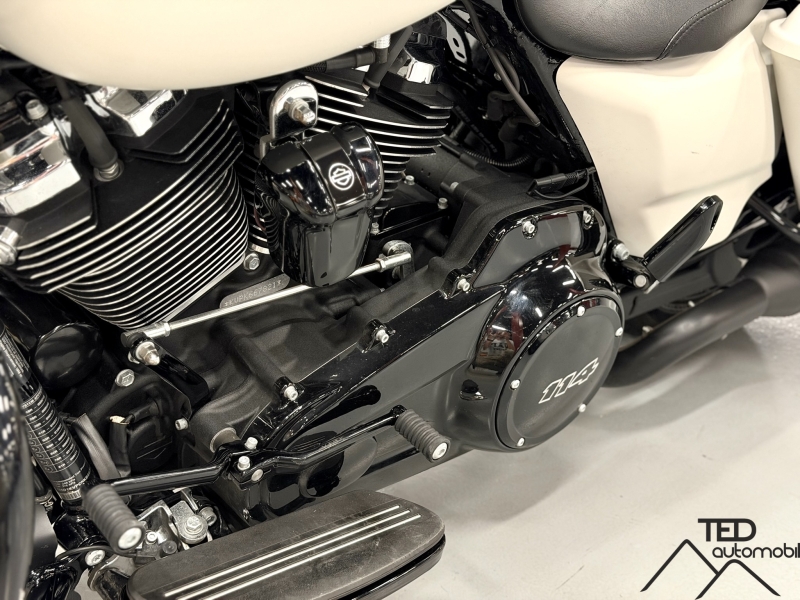 *VENUT* *VENDIDO* *VENDUE* *SOLD* Harley-Davidson Road King Special