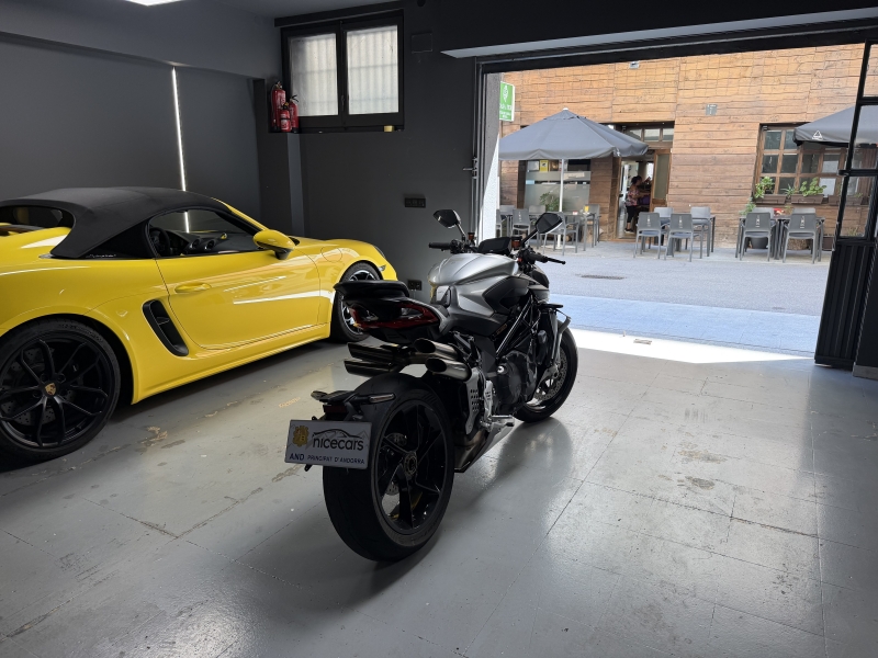 MV AUGUSTA BRUTALE 1000 RS