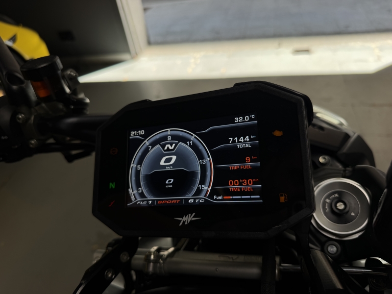 MV AUGUSTA BRUTALE 1000 RS