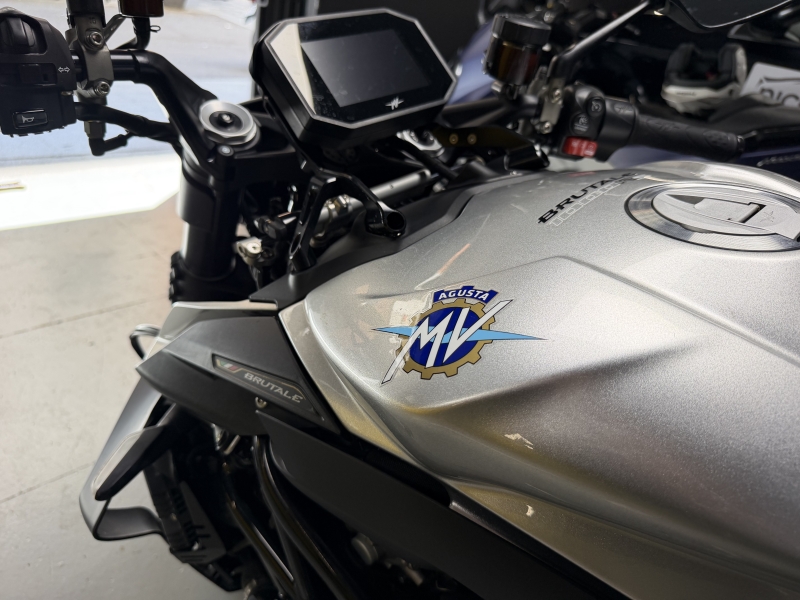 MV AUGUSTA BRUTALE 1000 RS