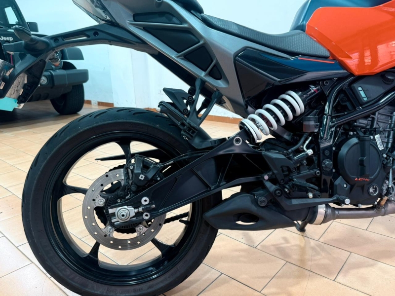 KTM DUKE 125