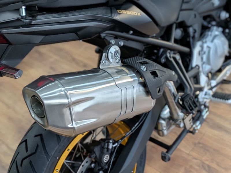 VOGE 900 DSX
