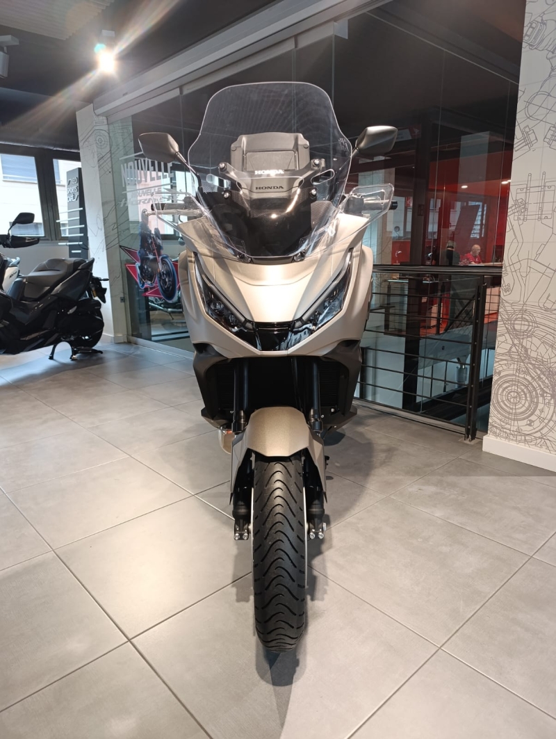HONDA NT1100