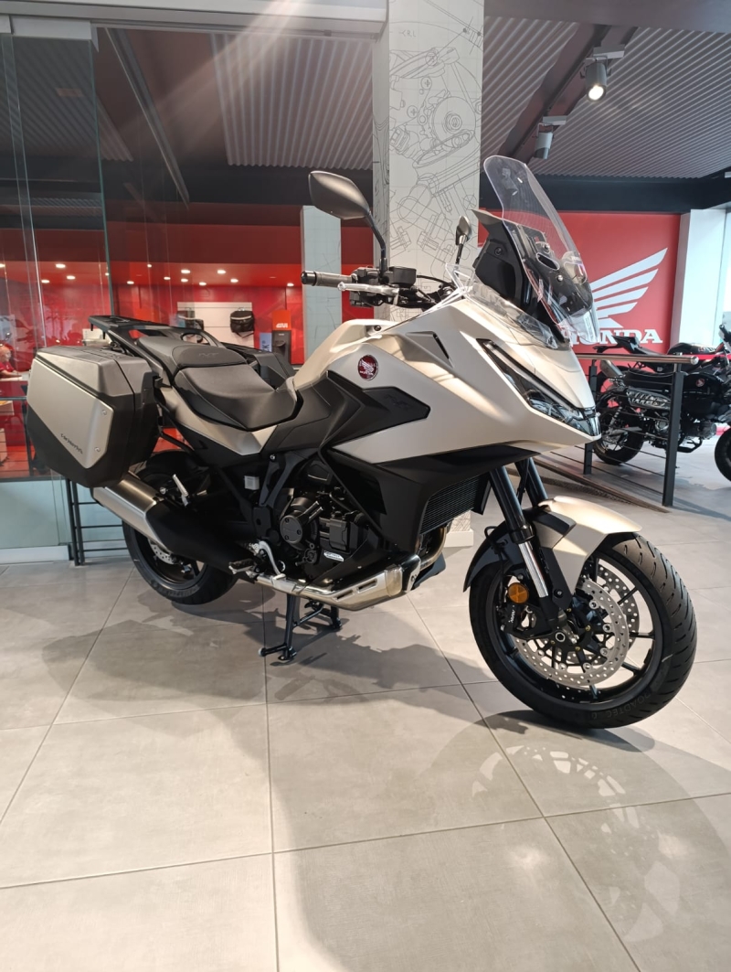 HONDA NT1100