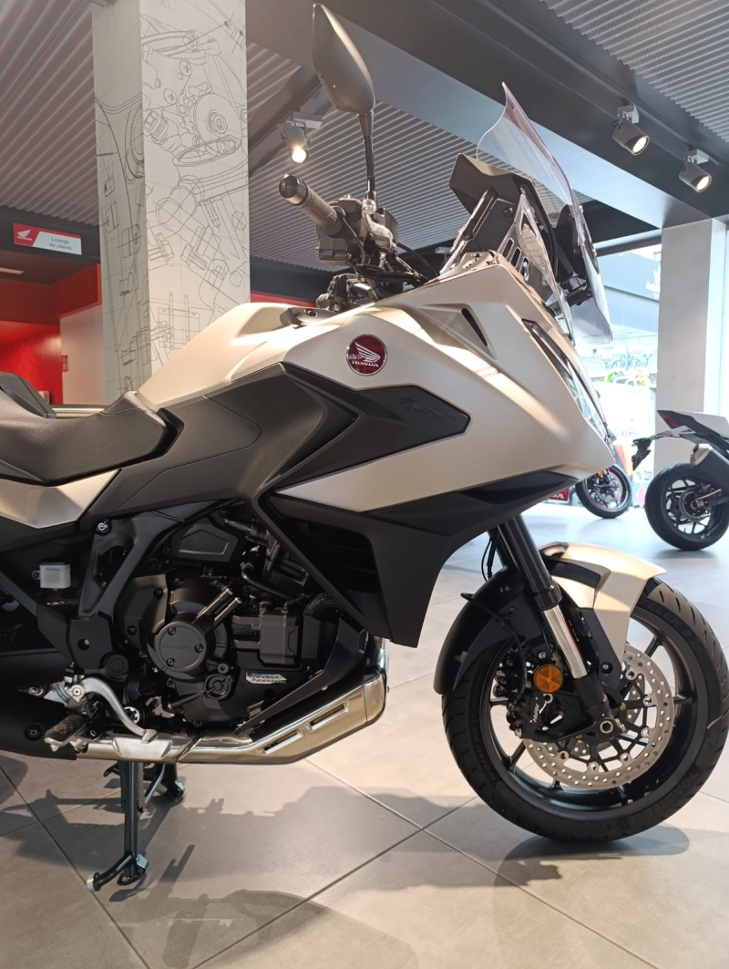 HONDA NT1100