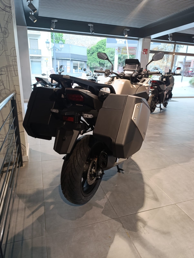 HONDA NT1100