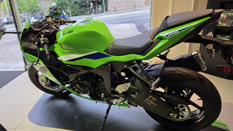 KAWASAKI ZX-6R