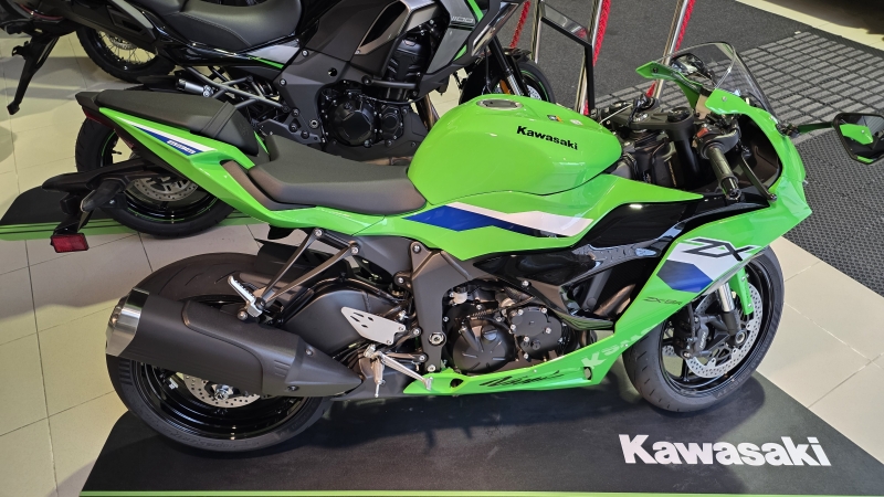 KAWASAKI ZX-6R