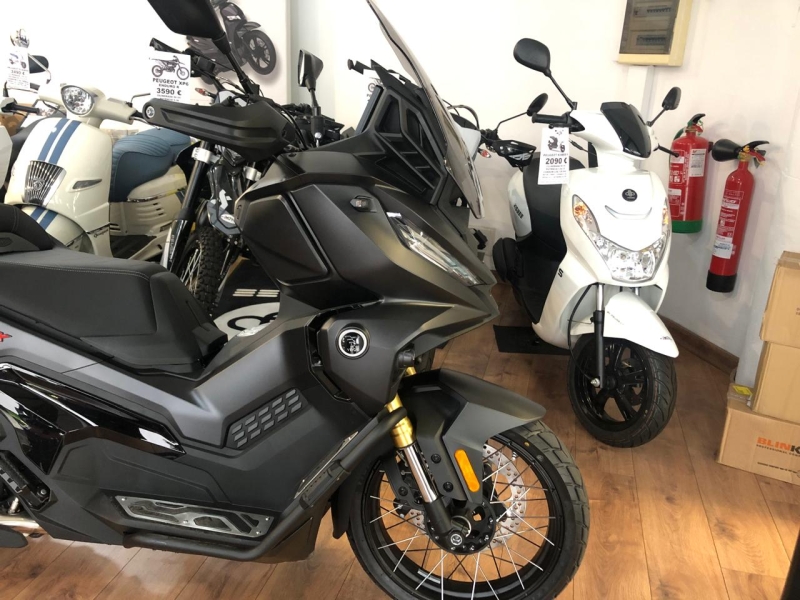 VOGE SR 450 X MODEL NOU
