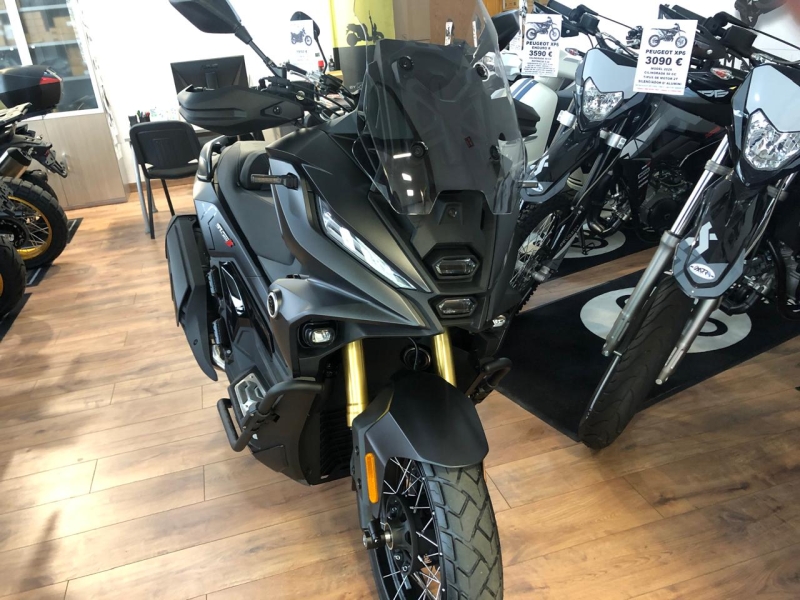 VOGE SR 450 X MODEL NOU