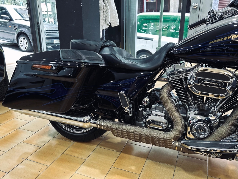 HARLEY DAVIDSON STREET GLIDE