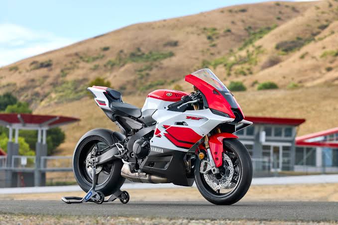 R9 SUPERSPORT